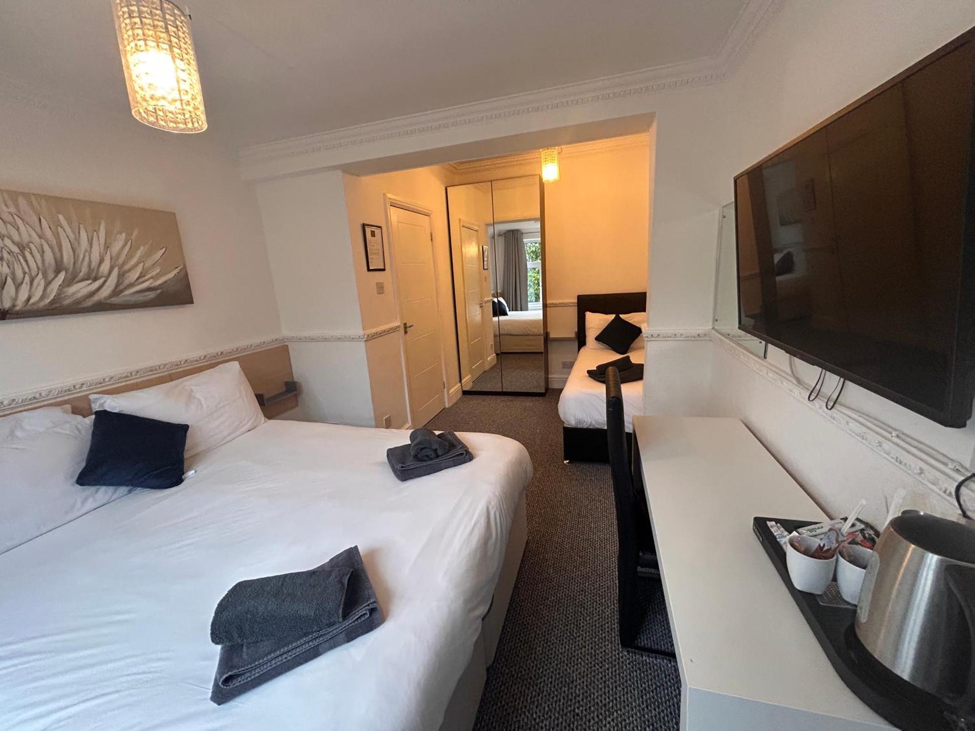 Charnwood Regency Guest House Loughborough Exteriör bild